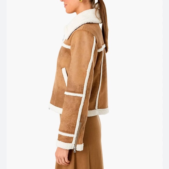 JONATHAN SIMKHAI
Akira Thyme Beige Vegan Sherpa Jacket - Picture 6 of 7